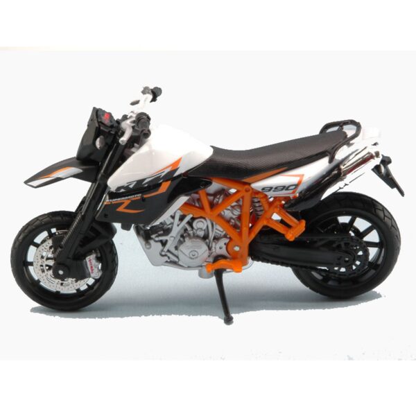 BBURAGO [1:18] - KTM 990 SUPERMOTO 2011
