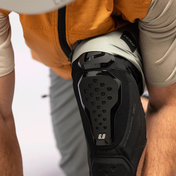 Knee Guard 6.0 Evo EXT Black